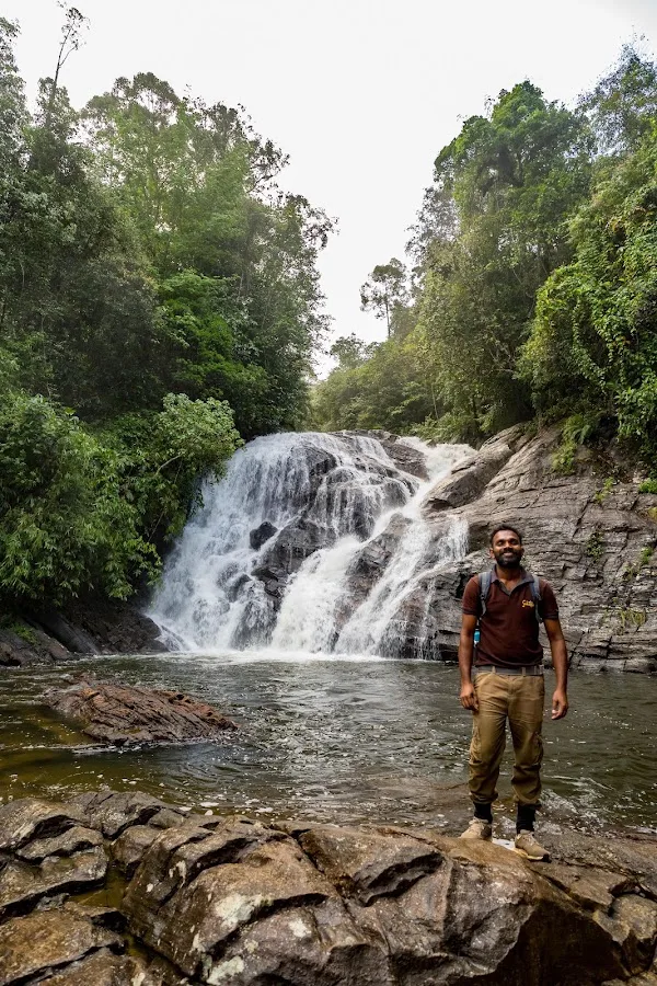 Sinharaja con un naturalista forestal